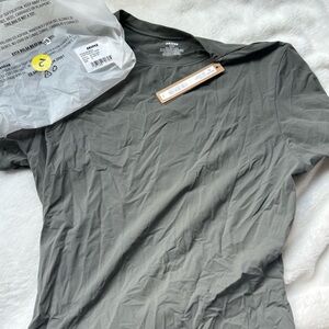 NEW Skims Gunmetal short sleeve t shirt